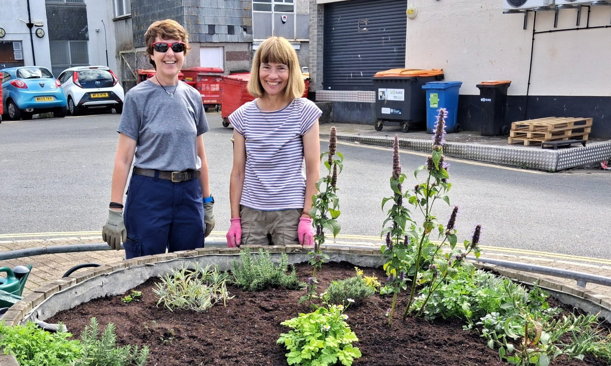 Volunteer Saturday - Sprucing up the herb garden in the Leats